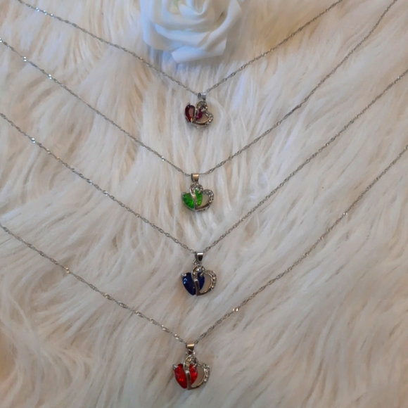 925 Silver Chain Heart & Crystal Pendant - Picture 2 of 10